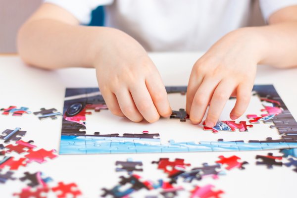 15 Rekomendasi Mainan Puzzle untuk Mengedukasi Anak! (2023)