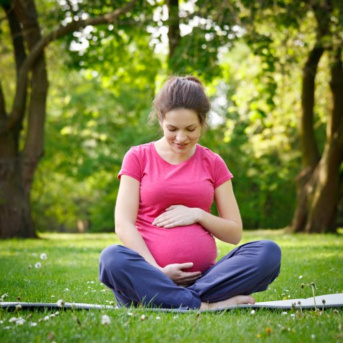 What to Gift an Expecting Mom: Here are 10 Things That Can Be Extremely Useful to a Woman During and After Her Pregnancy (2019)