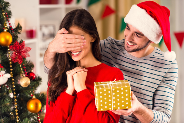 Gợi ý 10 món quà Giáng Sinh đầu tiên cho bạn gái mới quen (năm 2020)