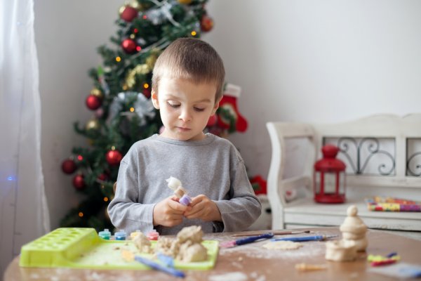 3歳の男の子に人気のクリスマスプレゼントランキング ブロックや電車のおもちゃなど大特集 ベストプレゼントガイド