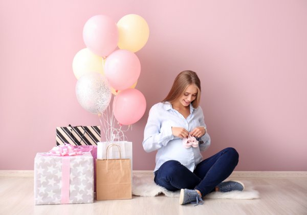 10 Thoughtful Gifts for an Expectant Mother - Tips and Gift Recommendations(2019) to Show Your Love and Appreciation to the New Moms in Your Life.