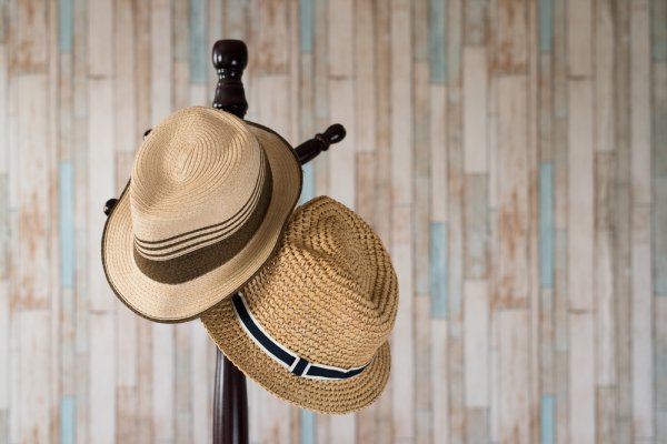 10 Rekomendasi Gantungan Topi Serbaguna untuk Menyimpan Rapi Koleksi Topi Kesayanganmu! 