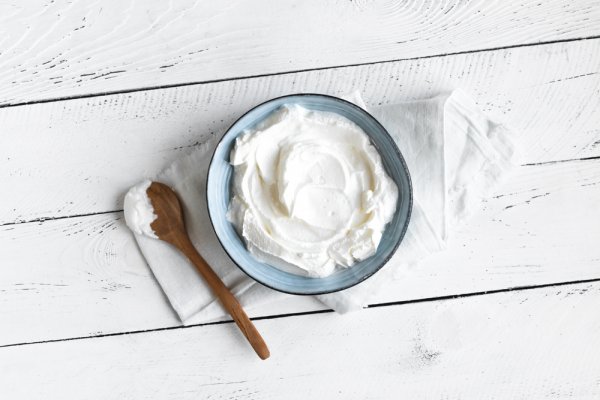 10 Rekomendasi Yoghurt Plain yang Enak dan Menyehatkan untuk Tubuh (2021)