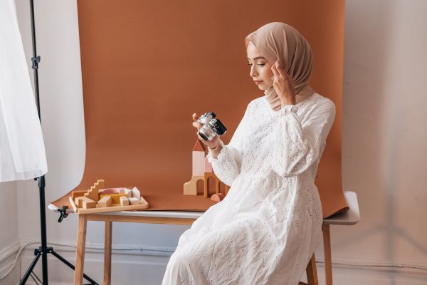Masih Bingung Cari Baju Lebaran? Cek Dulu 10 Busana Muslim Cantik dari Brand Ternama Ini (2023)