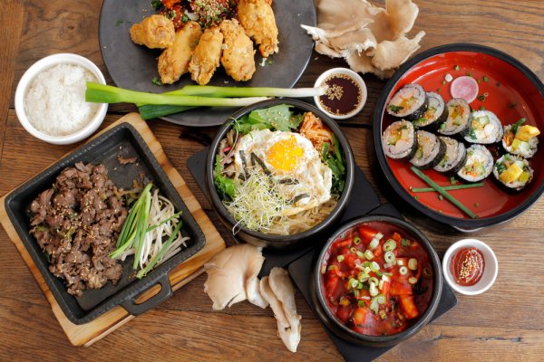 Kuliner Korea Terbaik di Jakarta Selatan: 12 Destinasi Restoran yang Memanjakan Lidah Anda (2024)