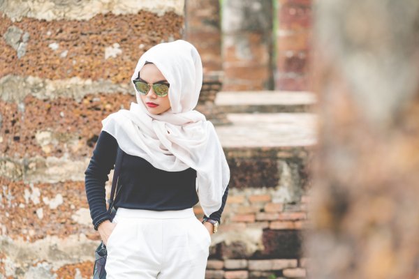 12 Rekomendasi Baju Muslim Remaja Khusus Wanita Terkini! (2023)