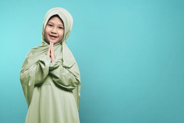 10+ Pilihan Baju Syari Anak yang Santun dan Ceria