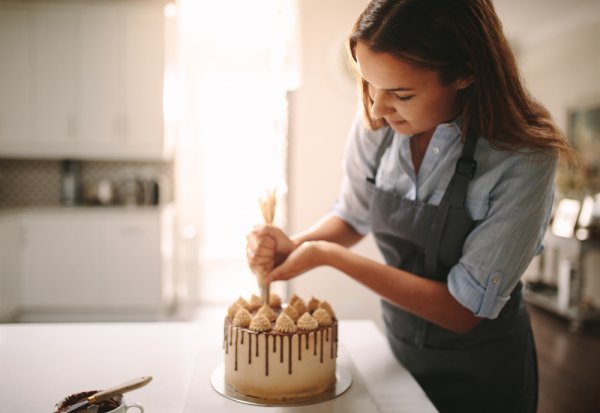 Wondering How to Make a Cake at Home? 8 Simple, Step-by-Step Recipes for Baking a Cake without an Oven Plus Tips and Tricks for Making Your Cake Perfect, Just Like You! (2020)