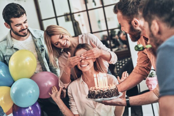 Looking for Fun and Creative Birthday Surprise Ideas? 17 Best Simple Birthday Surprise Ideas That Will Be Remembered for Years.