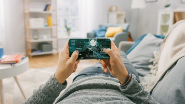 10 Rekomendasi Smartphone Gaming Mumpuni Untuk Anda Para Gamers (2021)