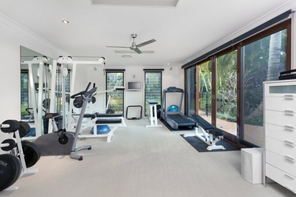 Do You Need Gym Equipment for Home to Create a Mini Professional Gym? Here are Top 10 Best Equipment and Machines You Can Add to Your Home Gym (2020)
