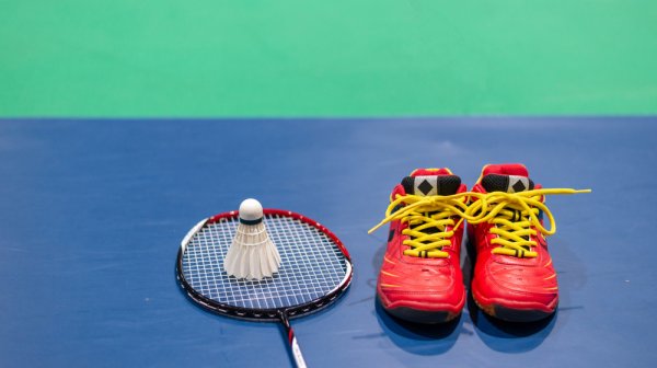 15 Rekomendasi Sepatu Badminton Terbaik untuk Meningkatkan Performa Anda di Lapangan (2023)