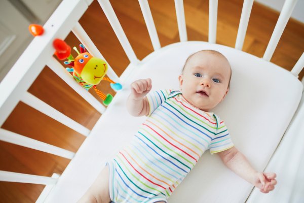 10 Rekomendasi Bedrail Bayi Terbaik untuk Lindungi Bayi selama Beraktivitas di Tempat Tidur (2023)