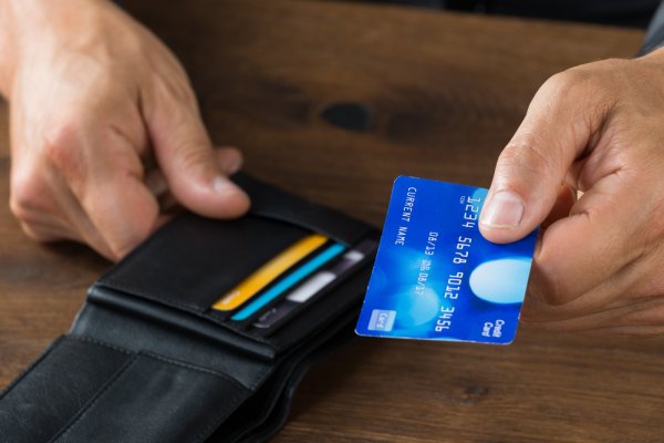 7 Rekomendasi Dompet Kartu untuk Memudahkan Penyimpanan Kartu (2023) 