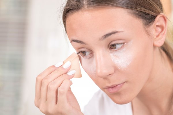 15 Rekomendasi Primer yang Bikin Make up Tahan Lama dan Anti Geser	