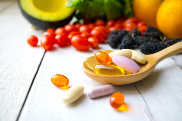 10 Rekomendasi Vitamin Penambah Berat Badan yang Aman Dikonsumsi (2023)