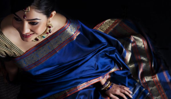 When There's Such a Mind Boggling Variety of Saree Designs, How Do You Pick One for Yourself or as a Gift? Here are 10 Gorgeous Sarees in Unique Designs for Different Occasions (2019)