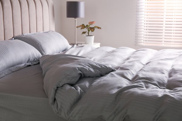 15 Rekomendasi Bed Cover Terbaru yang Menawarkan Kenyamanan dan Keindahan dalam Kamar Tidur Anda (2023)