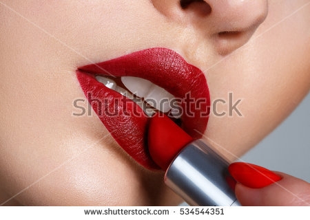 10 Pilihan Shade Lipstik Just Miss yang Paling Bagus