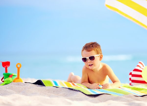 10 Perlengkapan ke Pantai untuk Anak agar Liburan Lebih Seru! (2023)