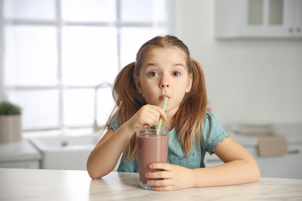 10 Rekomendasi Susu Coklat Terbaik untuk Anak agar si Kecil Semangat Minum Susu (2023)