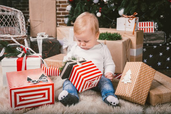 10 Thoughtful Toys for A 1-Year Old Boy That Will Keep Him Engaged And Happy  
