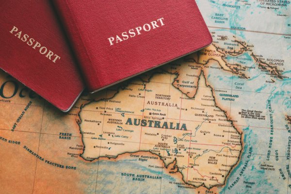 10 One-of-a-Kind Gifts You Can Get for Your Husband in Australia and 3 Ways to Make Life Easier When He's Away from You