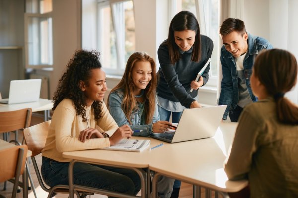 Belajar Semakin Maksimal dan Produktif dengan 15 Rekomendasi Laptop untuk Pelajar dan Mahasiswa