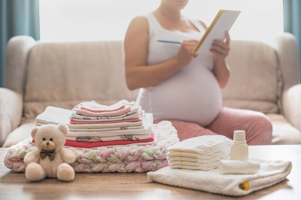 Anda Sedang Hamil atau Baru Memiliki Bayi Mungil Tercinta? Simpan Kebutuhan Bayi dengan 15 Rekomendasi Pilihan Tas Bayi yang Bagus!	(2023)