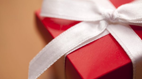 Gợi ý 40 món quà sinh nhật ý nghĩa để tặng người thân yêu