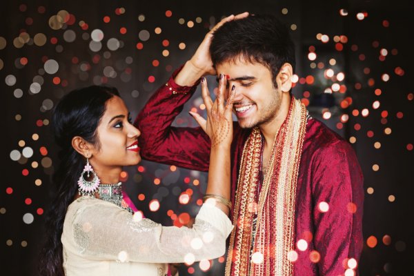This Bhai Dooj Make Your Sister Feel Loved and Cherished. Thoughtful Bhai Dooj Quotes and Gift Ideas to Express Your Love and Affection for Her (2021)