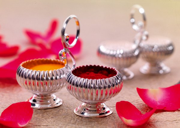Wedding Gifts Worth Their Weight In Silver 10 Exquisite Silver Gift 
