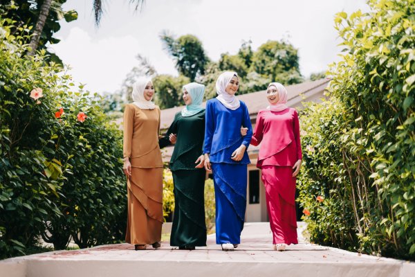 Sambut Idul Adha dengan Baju Lebaran Melayu Cantik