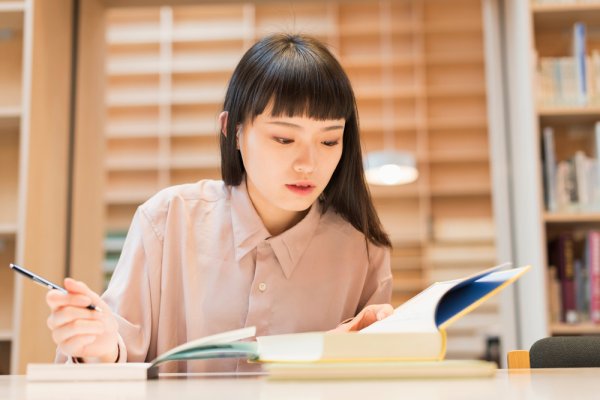 10 cuốn sách tự học tiếng Trung bạn có thể tự học tại nhà (năm 2021)