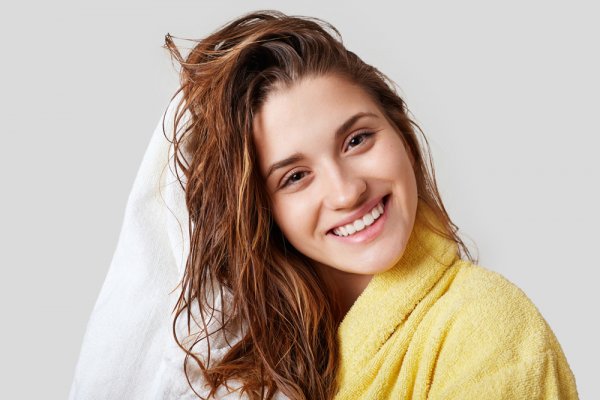 10 Pilihan Shampo untuk Rambut Kering, Bikin Lembap Terhidrasi dan Mudah Diatur, Ditinjau Secara Khusus oleh Dokter! (2024)
