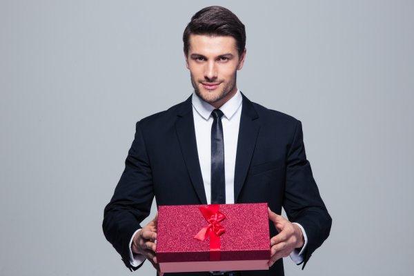 Corporate Gifts in Mumbai: A Guide to Corporate Gifting with 10 Premium Gifting Options for Clients and Colleagues (2019)