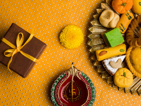 Show Love to Your Siblings, Send Bhai Dooj Gifts  to India This Festive Season: 10 Gift Ideas That Will Reduce the Distance (2019)
