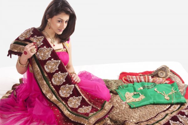 Buying Sarees Has Never Been Easier! Get Your Favourite Drape Delivered to Your Doorstep by These Saree Websites (2019)