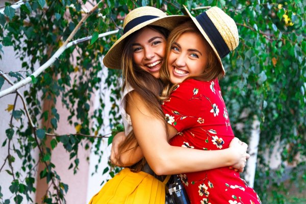 Need a Gift for Your Bestie? Here Are 14 Gift Ideas for a Girl Best Friend