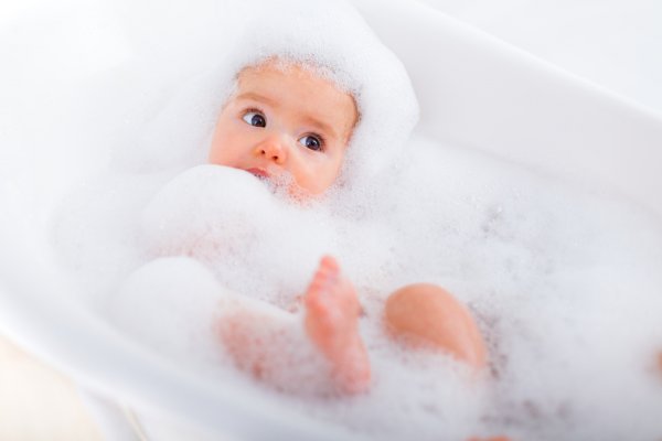 Rawat Kulit Bayi agar Selalu Sehat dengan 9 Rekomendasi Sabun Bayi Termurah (2020)
