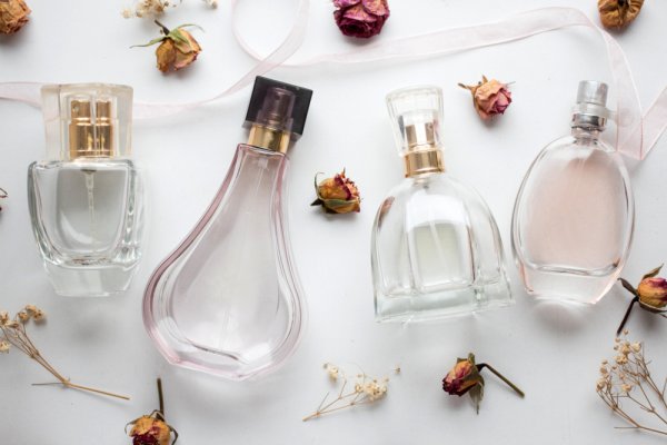 Suka Aroma Vanila? Cek 10 Rekomendasi Parfum Wanita Aroma Vanila yang Sensasional dan Elegan (2029)