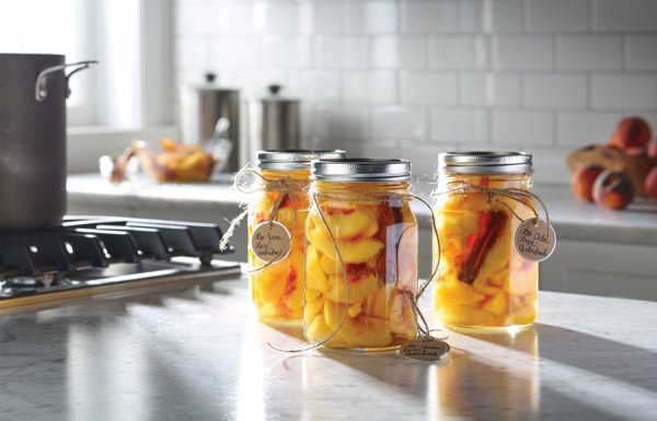 Food Gifts in Mason Jars are an Easy and Cost Effective DIY Project. Now You Can Give Presents to Everyone without Going Broke (2019)!