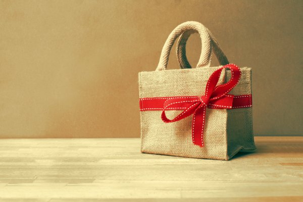 When You Don't Have the Time to Wrap It, Bag It Instead! Give Out Gifts in Style with 10 Incredible Gift Bags for Return Gifts (2019)
