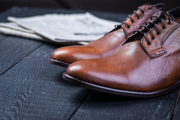 Tampil Elegan dan Profesional dengan 15 Rekomendasi Sepatu Kulit Pria Keren Ini (2023)