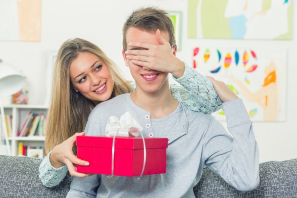 Top 30 món quà cho bạn trai mới quen ý nghĩa, ấn tượng nhất (năm 2023)! Phiên bản mới nhất được lựa chọn bởi các chuyên gia quà tặng