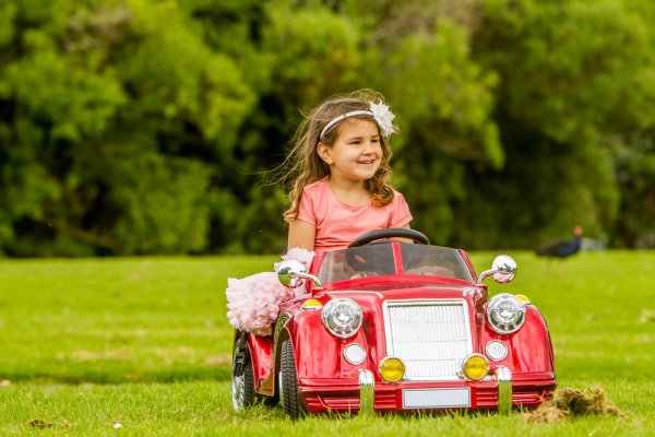 15 Rekomendasi Mobil Aki Mainan Anak di Bawah Rp 1 Juta untuk Kenyamanan Bermain (2023)