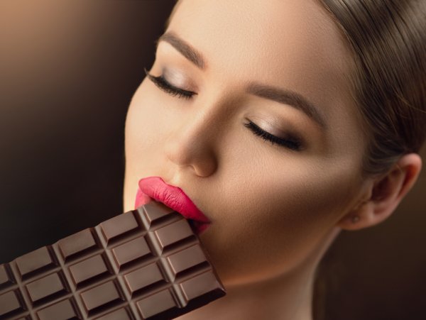 Dark Chocolates Deliver a Sinfully Delightful Yet Healthy Sensory Experience: Check out the Best Dark Chocolates in India and Everything You Need to Know About Dark Chocolates Before Buying One (2022)