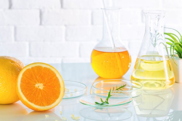 Why Shell Out Hundreds if You Can Prepare Your Own Vitamin C Serum: Its Benefits + 4 Easy Vitamin C Serum DIY Recipes (2021)