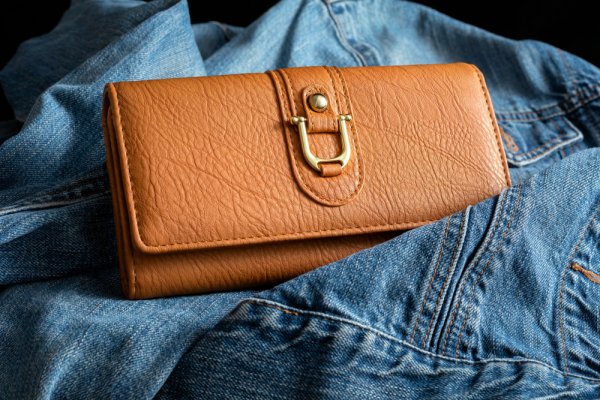 When You've Got It, Flaunt It! Store Your Money in Style, with the Top 10 Luxury Brand Wallets for Men in 2020