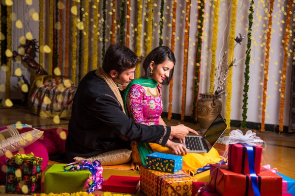 Quick Introduction to Diwali Gift Giving Tradition Plus Some Awesome, Colorful Diwali Gift Ideas